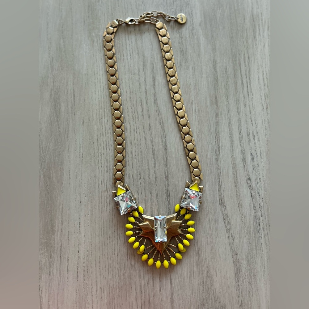 NORAH. PENDANT NECKLACE Stella & Dot Gold and Yellow Necklace with Beaded Design